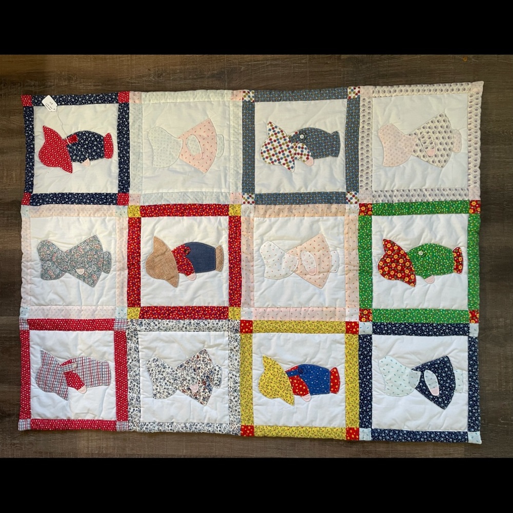 Sue bonnet crib quilt, handmade
